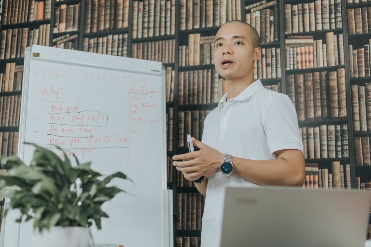 Video marketing để bán hàng.